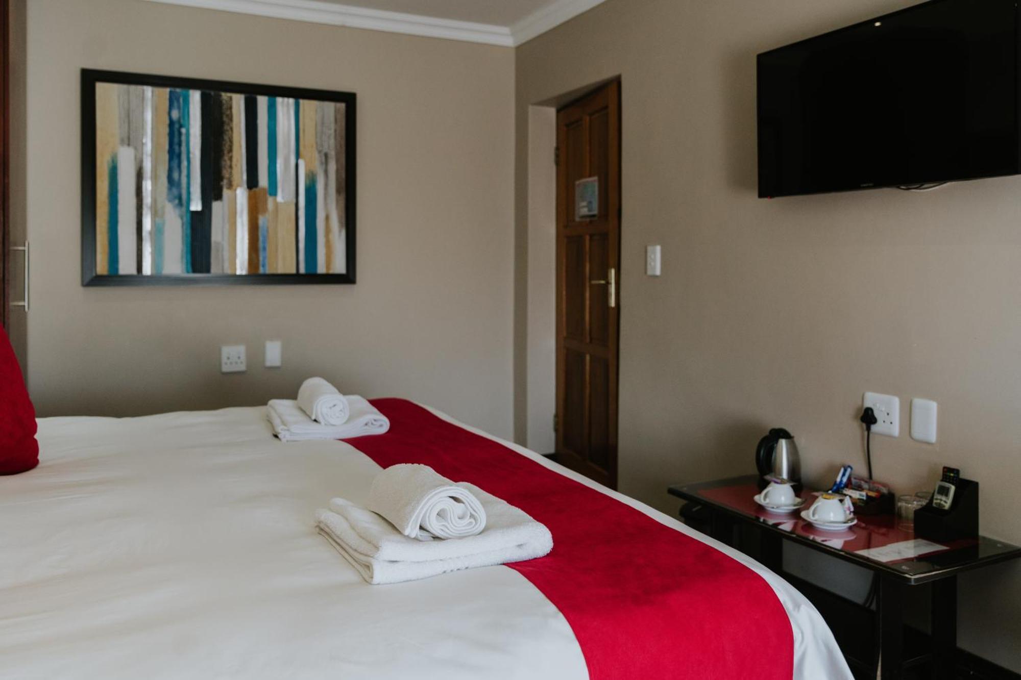 Le Grand Chateau Hotel ปาเรส ภายนอก รูปภาพ
