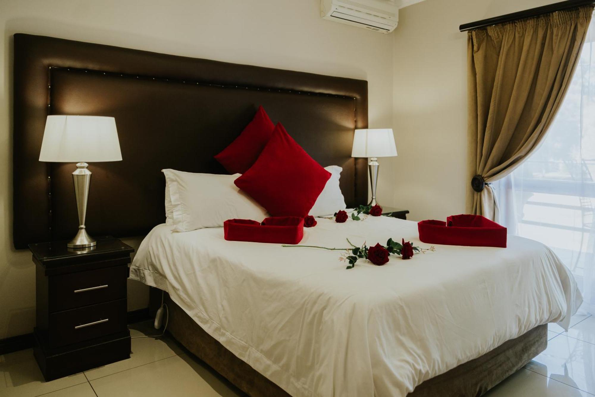 Le Grand Chateau Hotel ปาเรส ภายนอก รูปภาพ