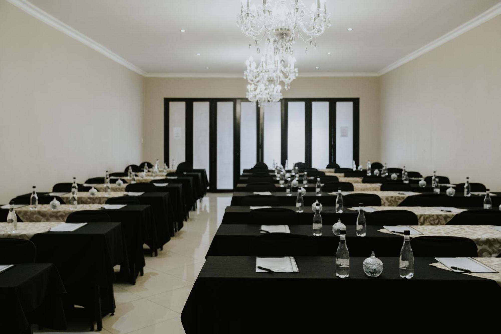 Le Grand Chateau Hotel ปาเรส ภายนอก รูปภาพ