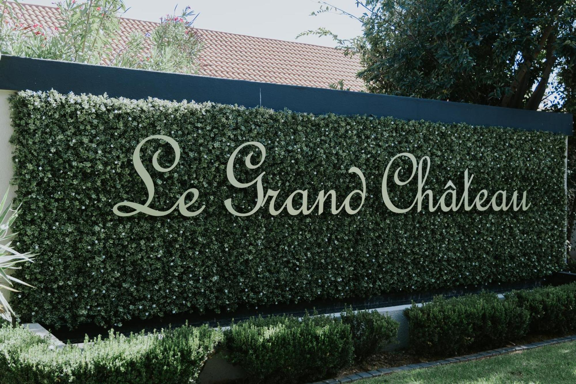 Le Grand Chateau Hotel ปาเรส ภายนอก รูปภาพ